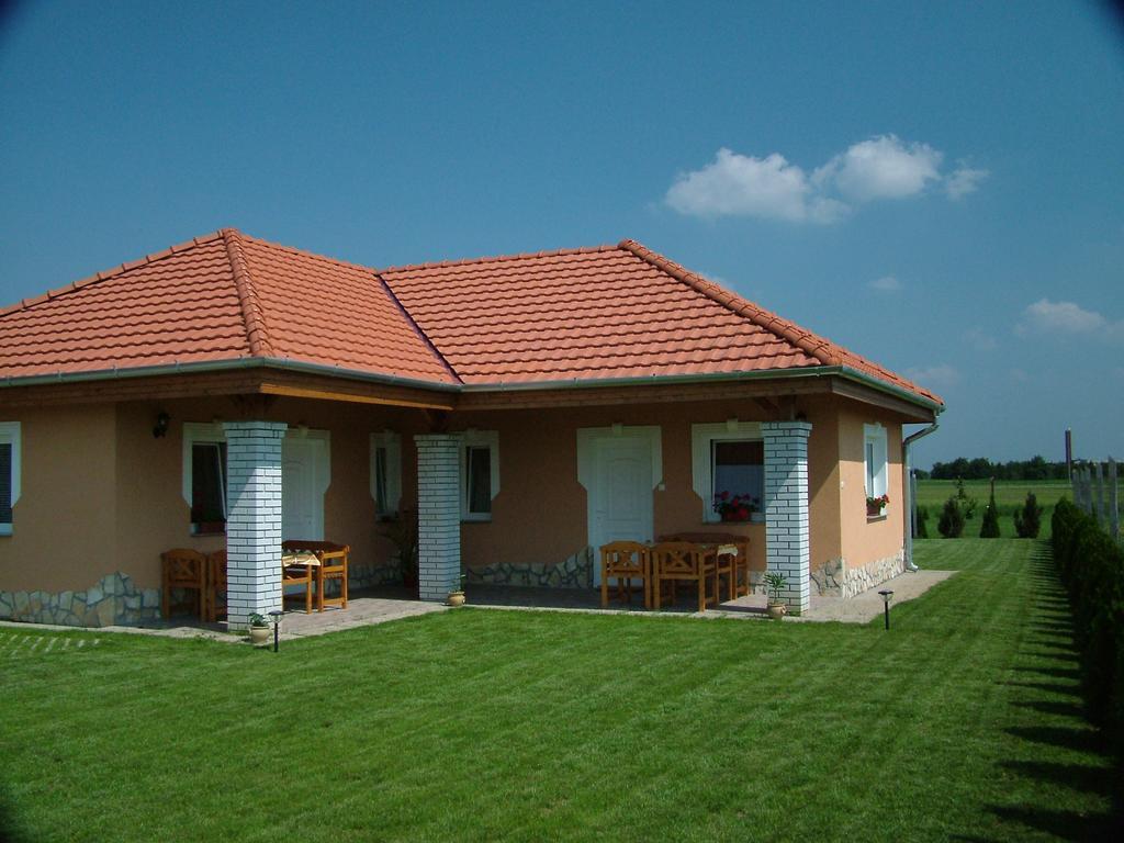 Horvathapartman Bük Exteriör bild