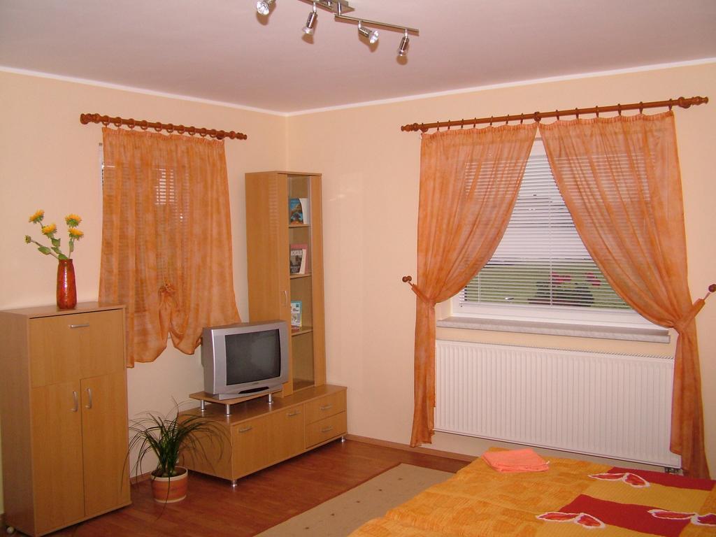 Horvathapartman Bük Rum bild